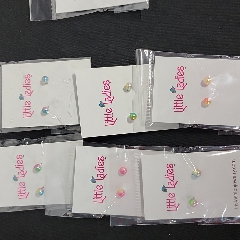 Pack of tye dye studs